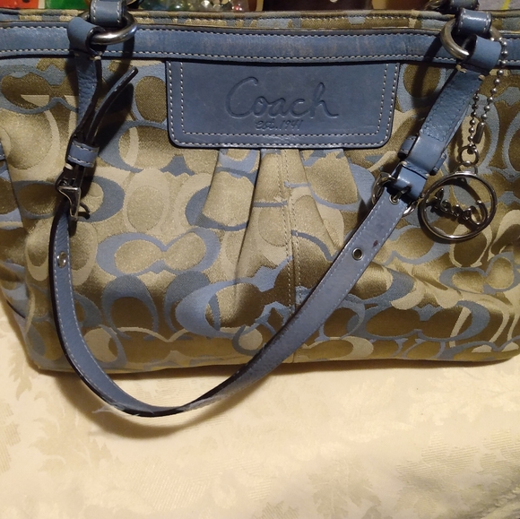 Authentic Coach Handbag - Picture 1 of 6